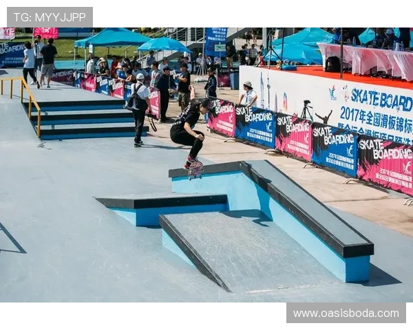 成都街舞队在滑板精英赛中以54分稳居积分榜首位 成都街舞队在滑板精英赛中以54分稳居积分榜首位